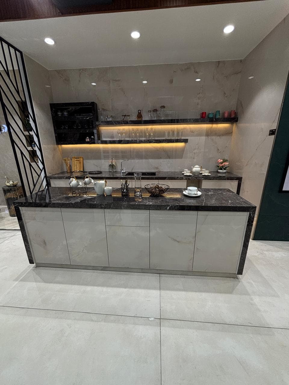 Brand Experience Stores for Consumer Electronics Leaders - image 3