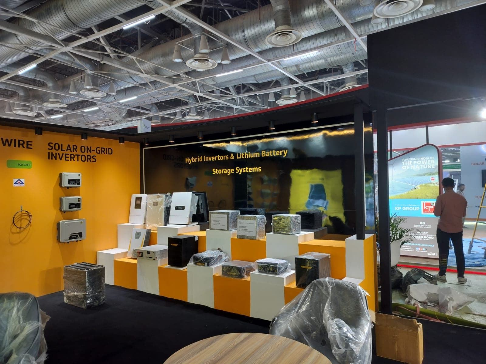 Facility Branding & Signage for DHL